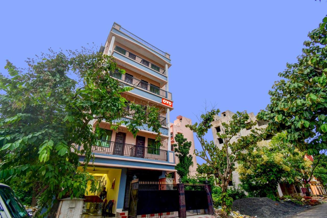 Oyo 92945 The Rs Villa Kalkutta Exterior foto